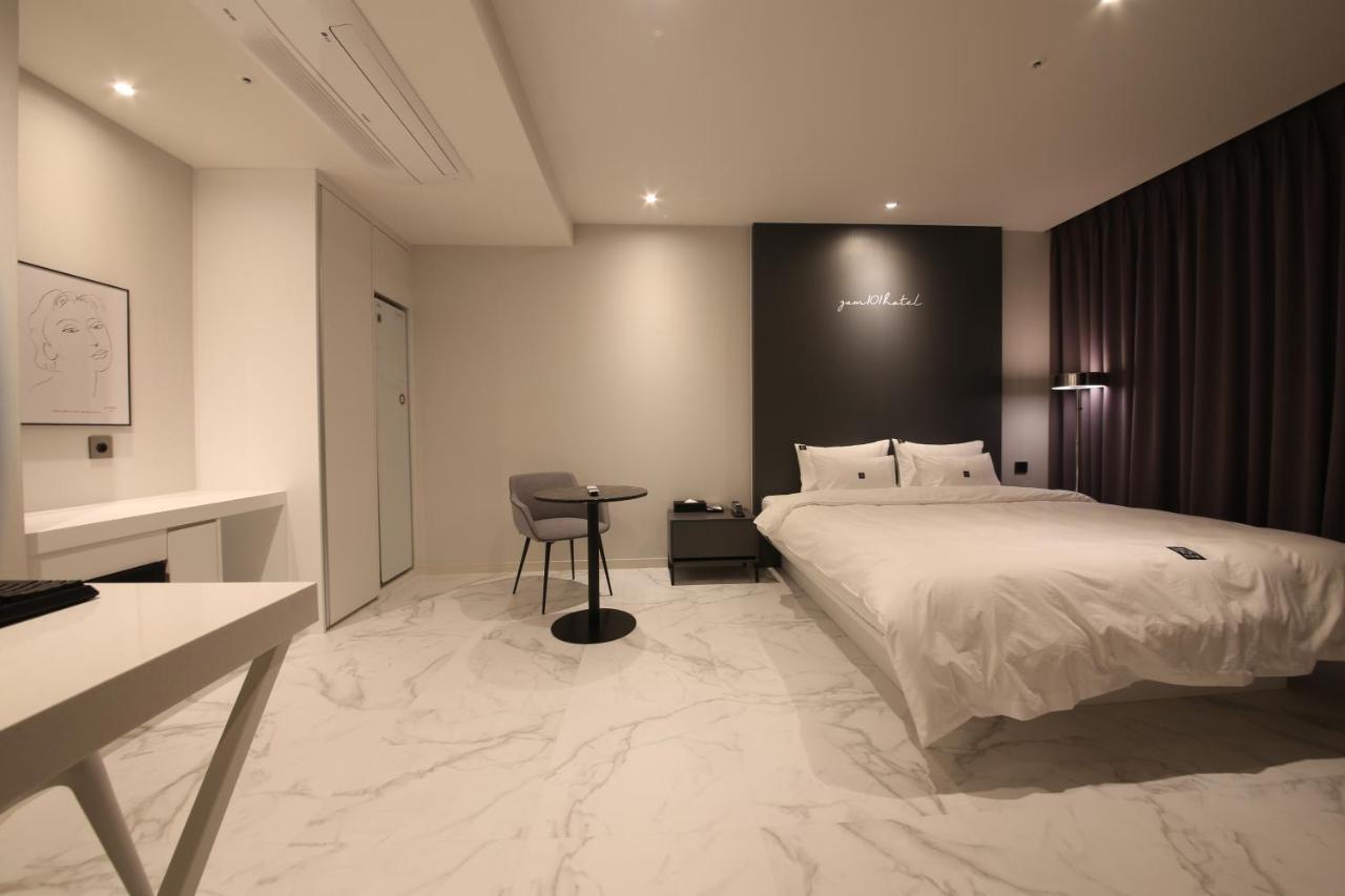 Zam101 Hotel 金海市 エクステリア 写真