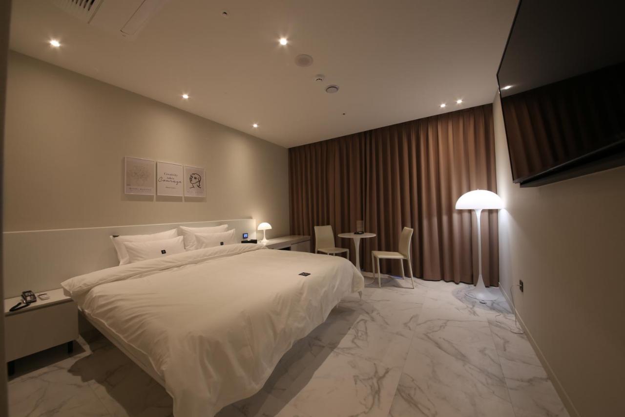 Zam101 Hotel 金海市 エクステリア 写真